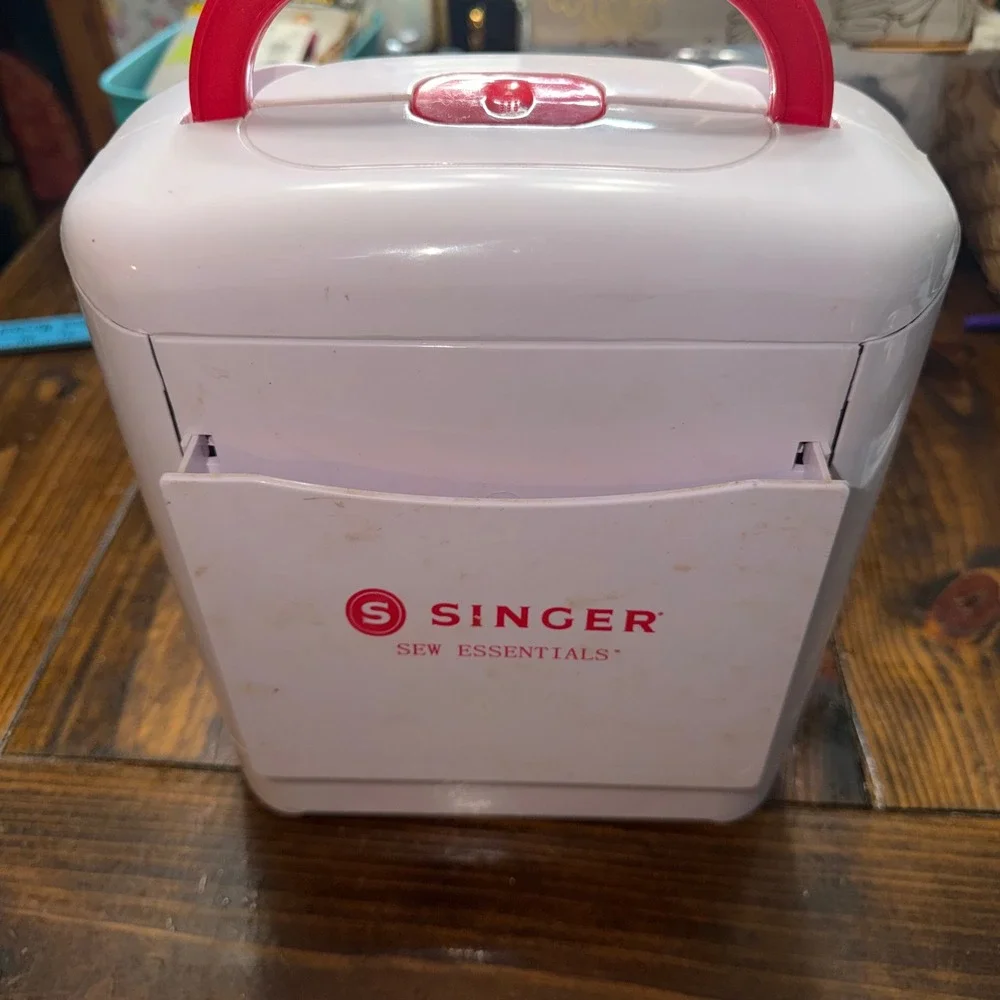 Singer Sew Essentials Storage Kit Portable Case Thread Needles Dritz Tools White